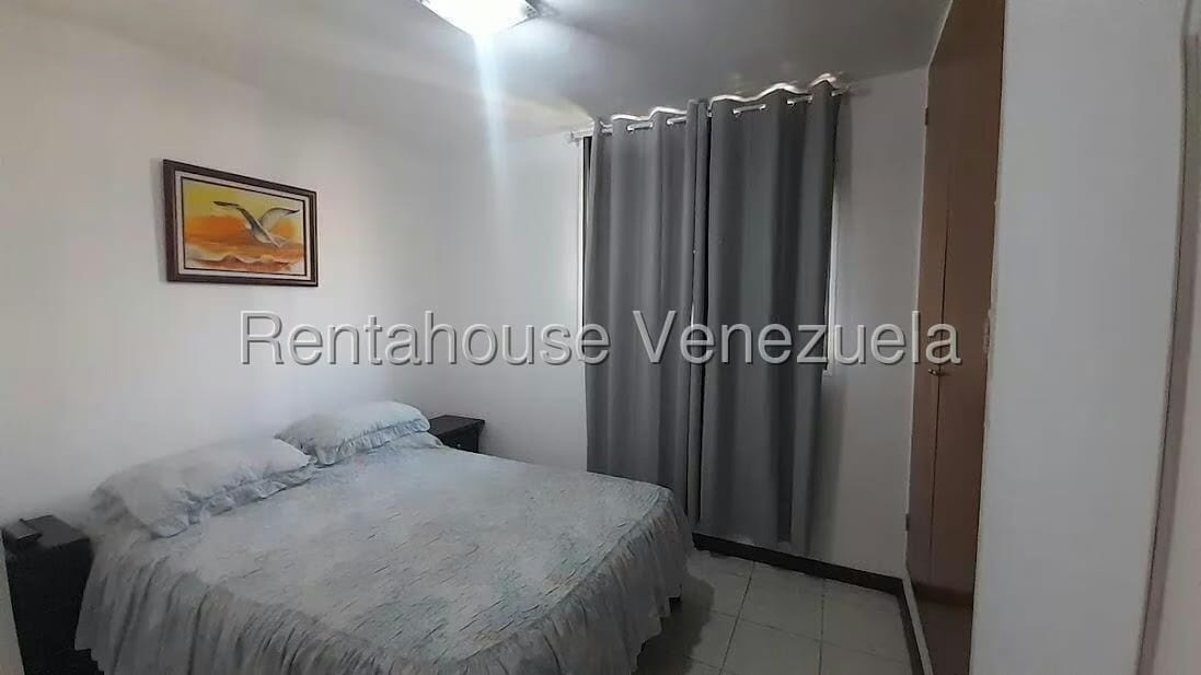 Apartamento (1 Nivel) en Alquiler en La Urbina, Distrito Metropolitano - 13