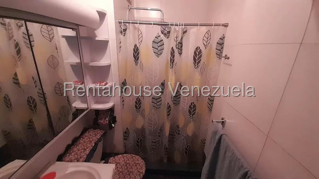 Apartamento (1 Nivel) en Alquiler en La Urbina, Distrito Metropolitano - 15