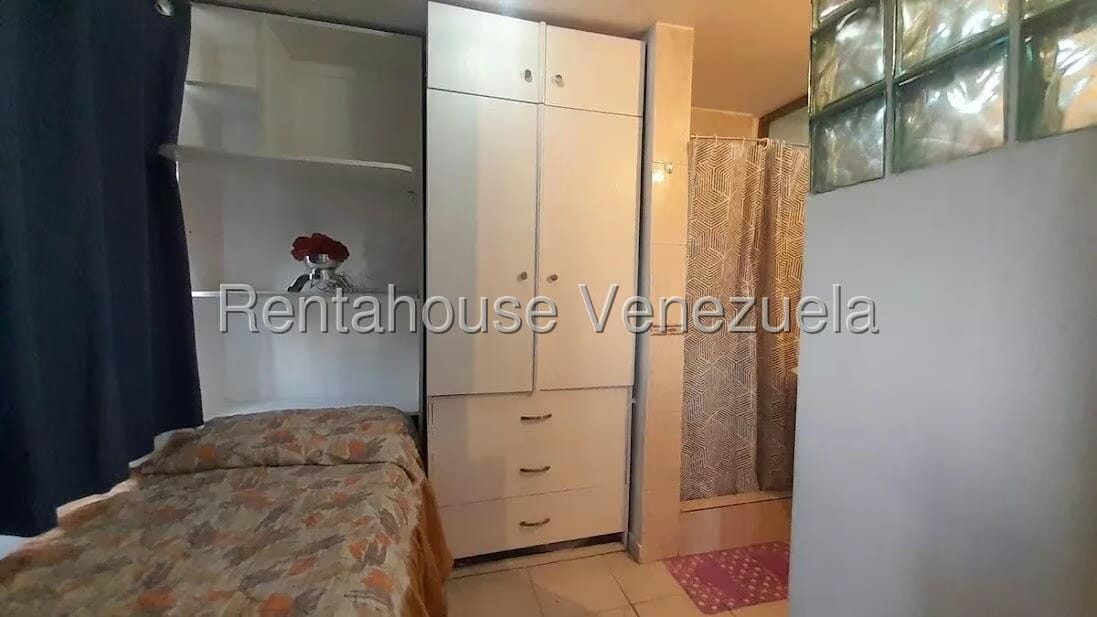 Apartamento (1 Nivel) en Alquiler en La Urbina, Distrito Metropolitano - 20