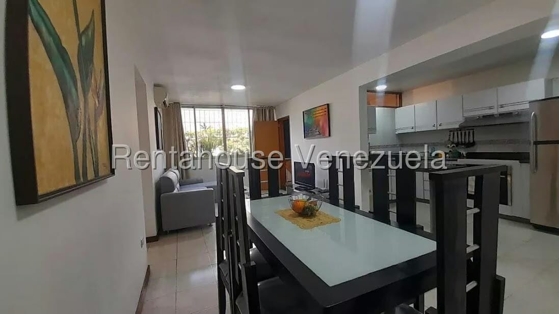 Apartamento (1 Nivel) en Alquiler en La Urbina, Distrito Metropolitano - 3
