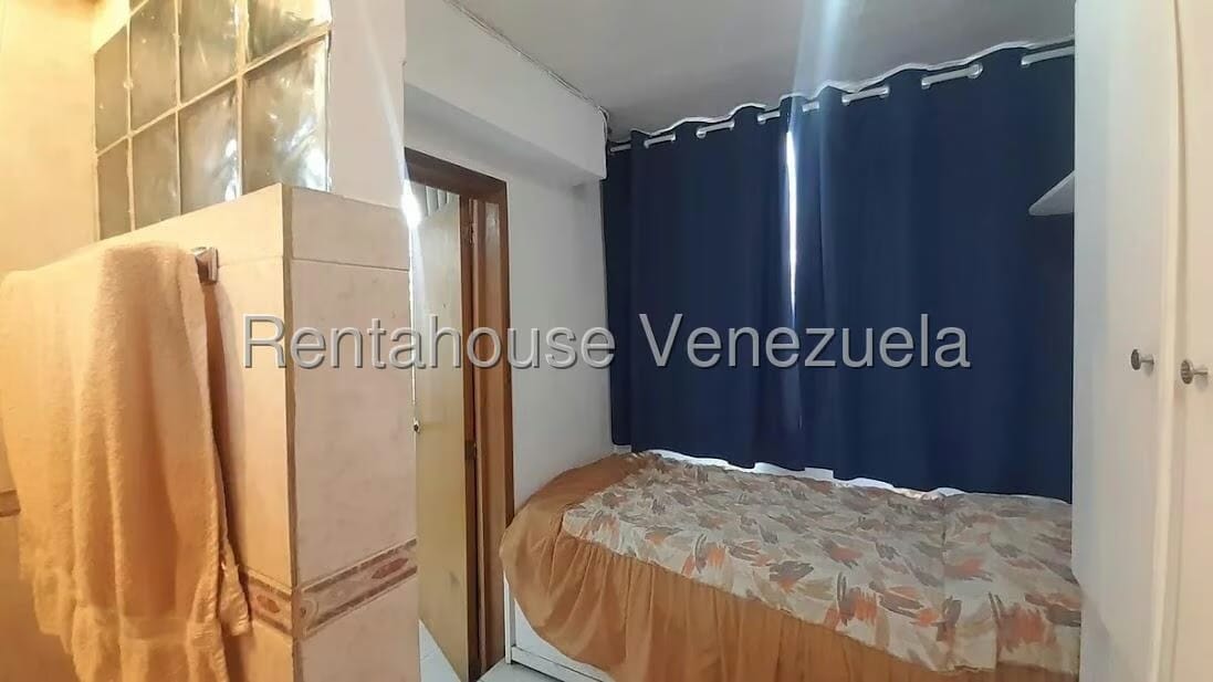 Apartamento (1 Nivel) en Alquiler en La Urbina, Distrito Metropolitano - 21