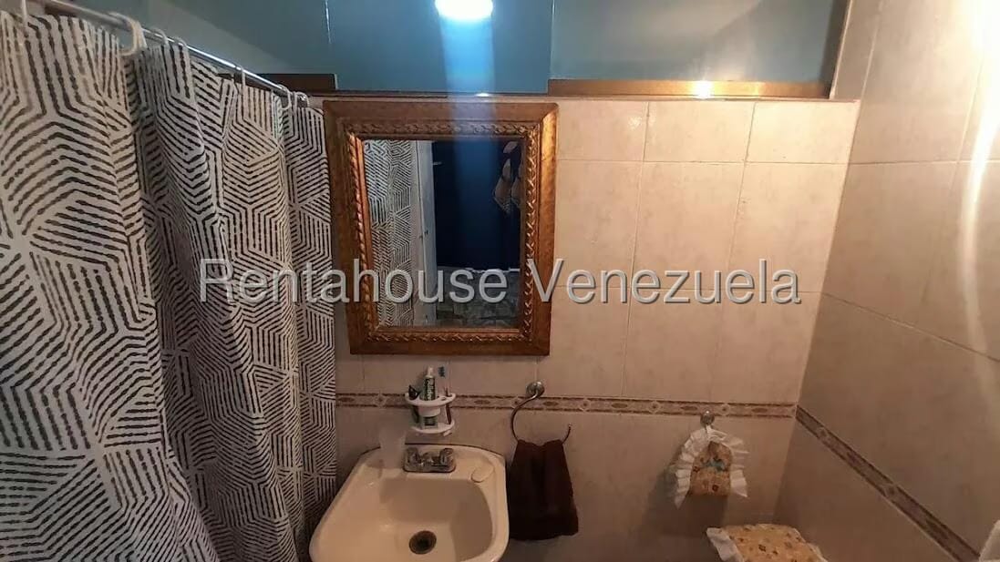 Apartamento (1 Nivel) en Alquiler en La Urbina, Distrito Metropolitano - 22