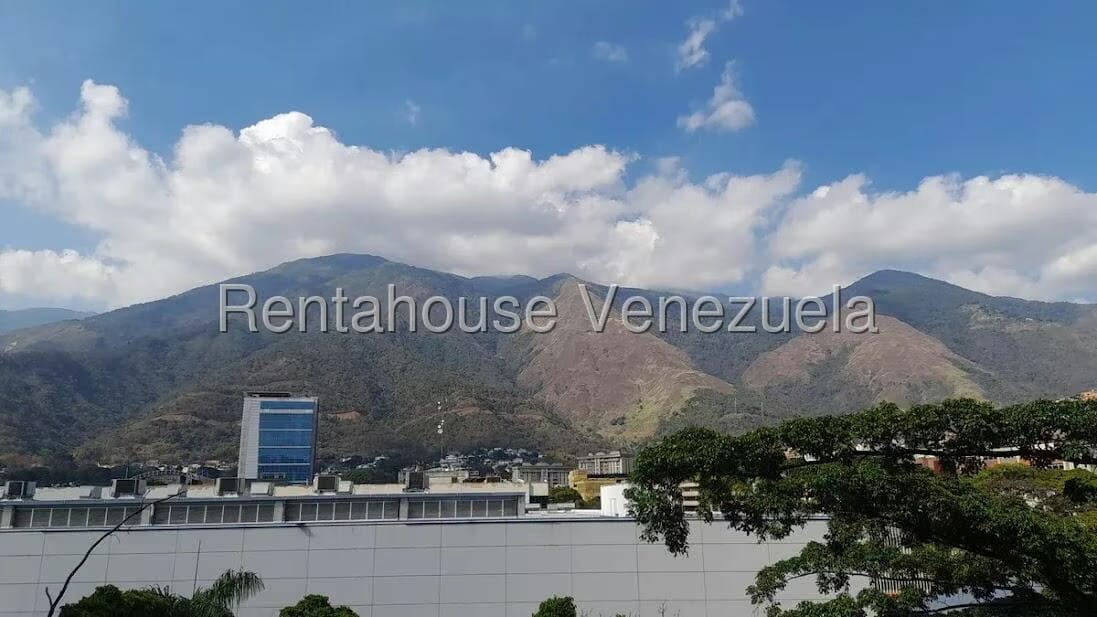 Apartamento (1 Nivel) en Alquiler en La Urbina, Distrito Metropolitano - 23