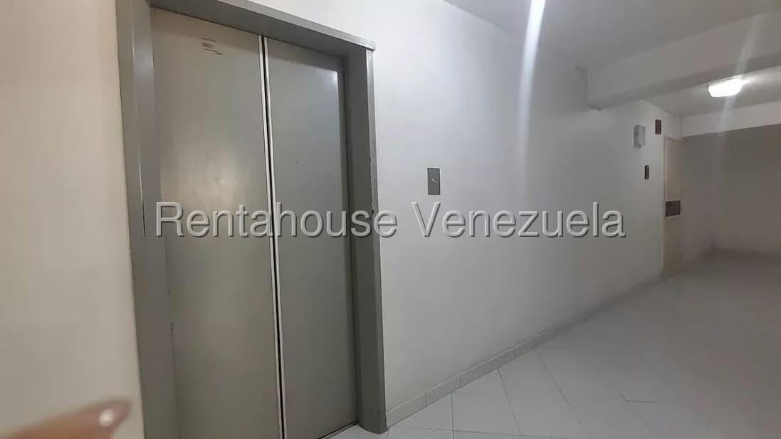 Apartamento (1 Nivel) en Alquiler en La Urbina, Distrito Metropolitano - 25