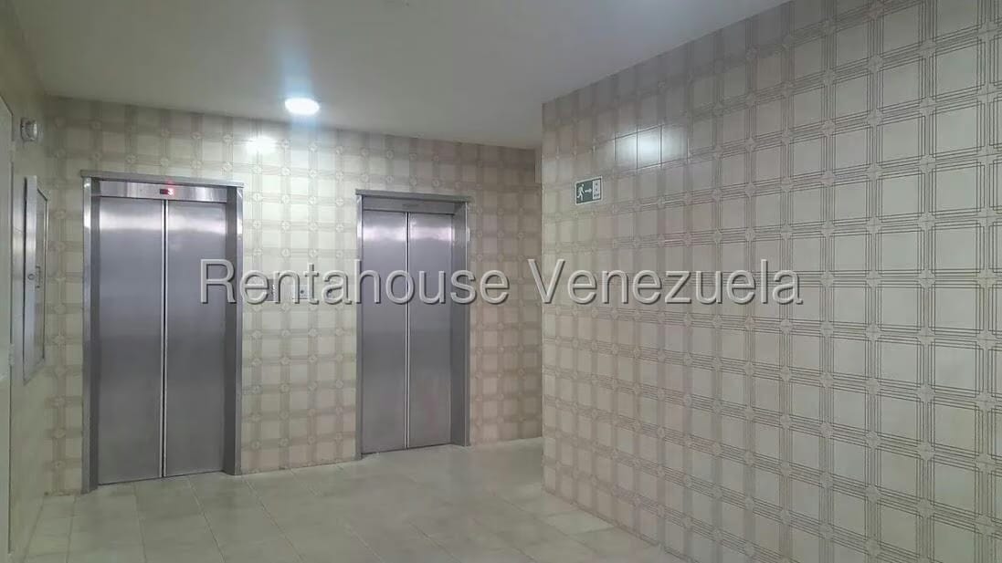 Apartamento (1 Nivel) en Alquiler en La Urbina, Distrito Metropolitano - 26