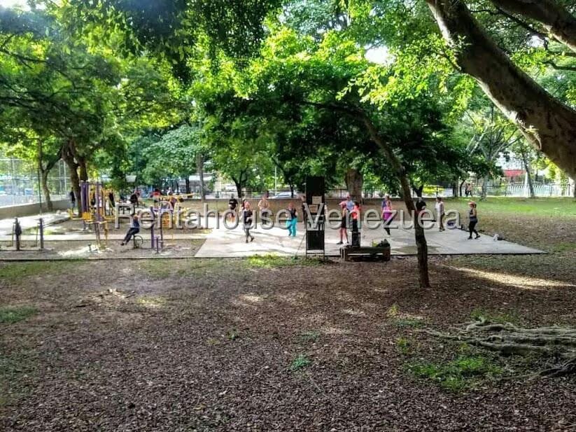 Apartamento (1 Nivel) en Alquiler en La Urbina, Distrito Metropolitano - 31