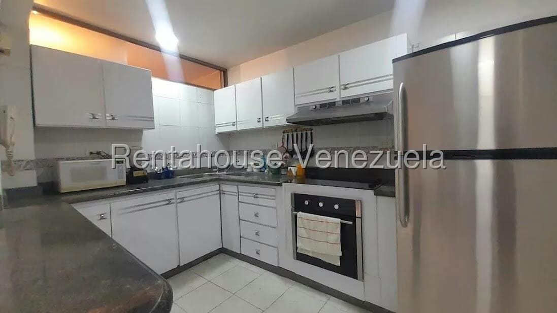 Apartamento (1 Nivel) en Alquiler en La Urbina, Distrito Metropolitano - 8