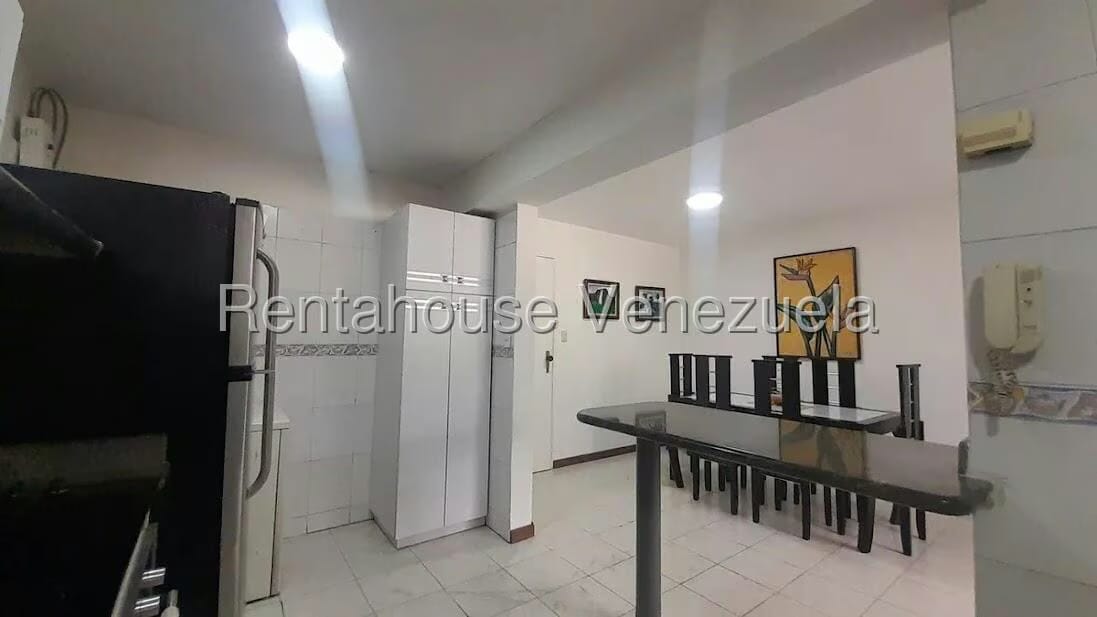 Apartamento (1 Nivel) en Alquiler en La Urbina, Distrito Metropolitano - 9
