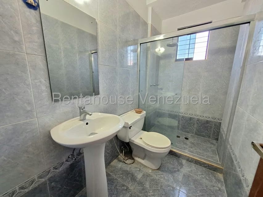 Casa (Duplex) en Venta en El Parral, Carabobo - 33