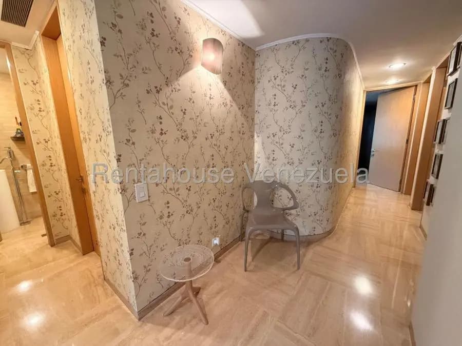 Apartamento en Venta en Campo Alegre Caracas - 2