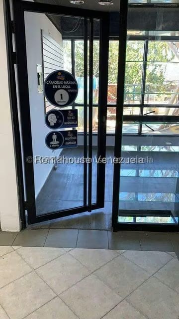 Comercial (Local Comercial) en Alquiler en Avenida El Milagro, Zulia