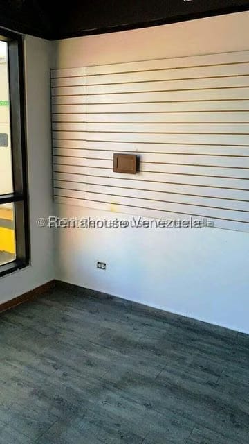 Comercial (Local Comercial) en Alquiler en Avenida El Milagro, Zulia - 3
