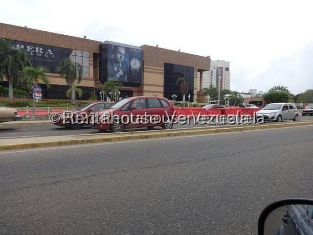 Comercial (Local Comercial) en Alquiler en Avenida El Milagro, Zulia - 6