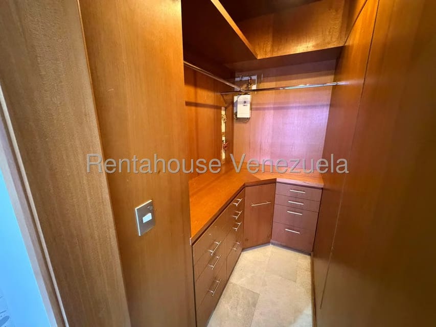 Apartamento (1 Nivel) en Venta en Santa Monica, Distrito Metropolitano - 24