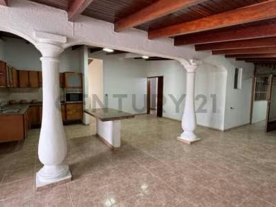 Casa en Avenida Principal de Guanta, Urbanización Las Palmas - 5