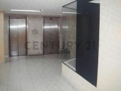 Local Comercial en una de las mejores zona de caracas - 5