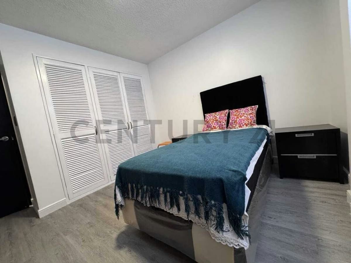 HERMOSO APARTAMENTO ACTUALIZADO EN VENTA URBANIZACION SANTA SOFIA - 11