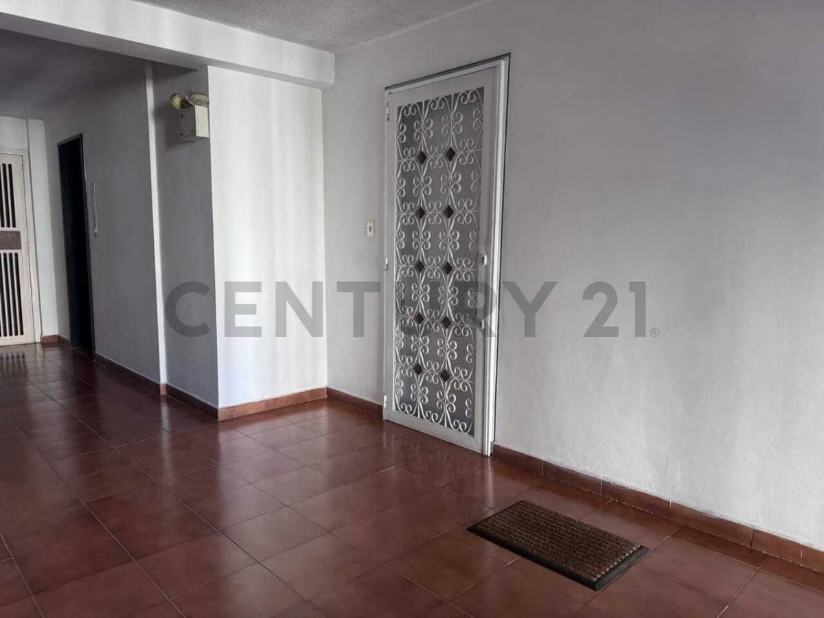 HERMOSO APARTAMENTO ACTUALIZADO EN VENTA URBANIZACION SANTA SOFIA - 17