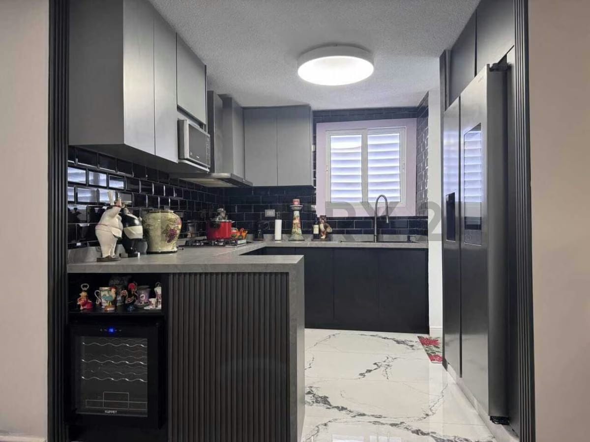 HERMOSO APARTAMENTO ACTUALIZADO EN VENTA URBANIZACION SANTA SOFIA - 7