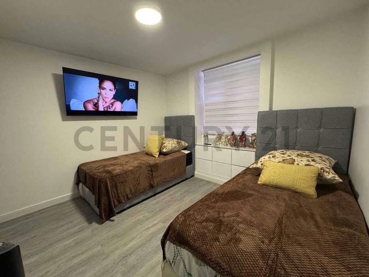 HERMOSO APARTAMENTO ACTUALIZADO EN VENTA URBANIZACION SANTA SOFIA - 10