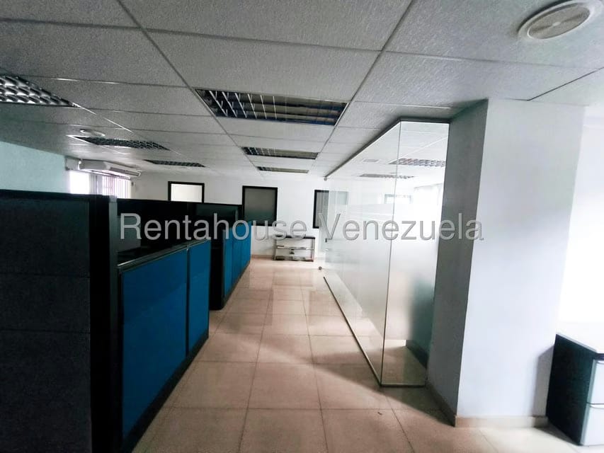 Comercial (Oficina) en Alquiler en Parroquia La Candelaria, Distrito Metropolitano - 2