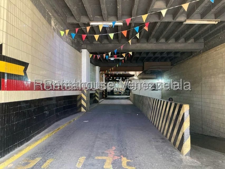 Comercial (Oficina) en Alquiler en Parroquia La Candelaria, Distrito Metropolitano - 13
