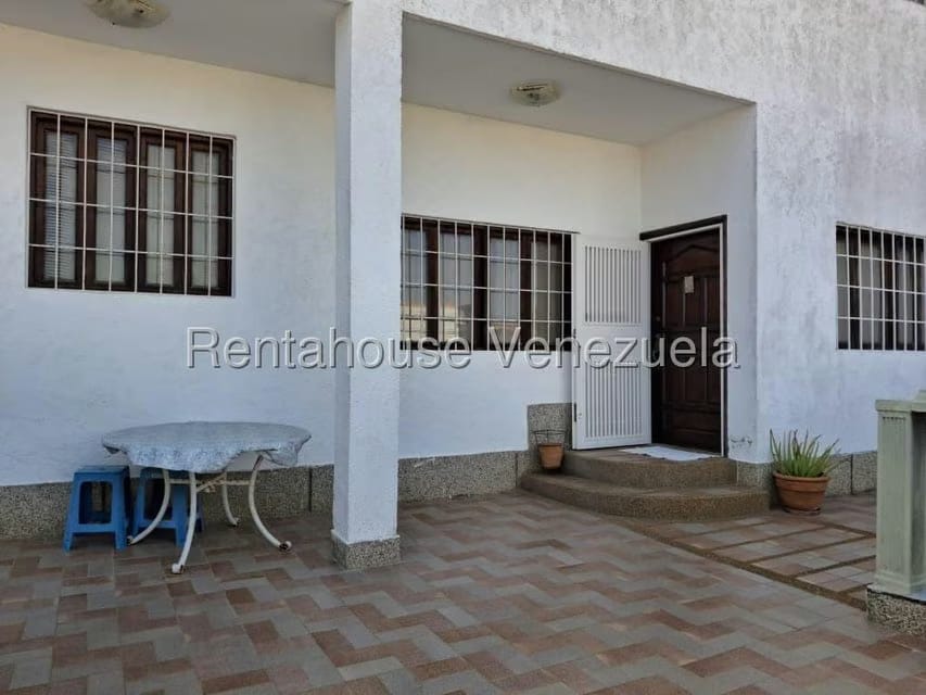 Casa (1 Nivel) en Venta en Los Robles, Nueva Esparta - 2