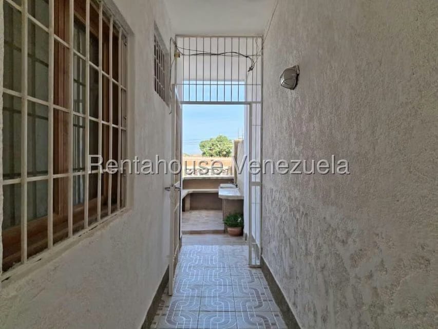 Casa (1 Nivel) en Venta en Los Robles, Nueva Esparta - 21