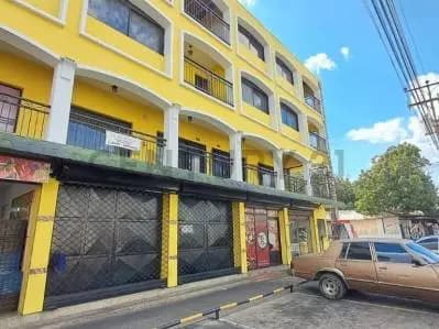 LOCAL COMERCIAL EN LA AV PORTUGUESA DE ANACO