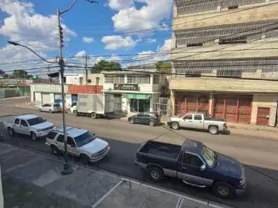 LOCAL COMERCIAL EN LA AV PORTUGUESA DE ANACO - 2