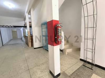 Local comercial casco central de Barcelona - 3