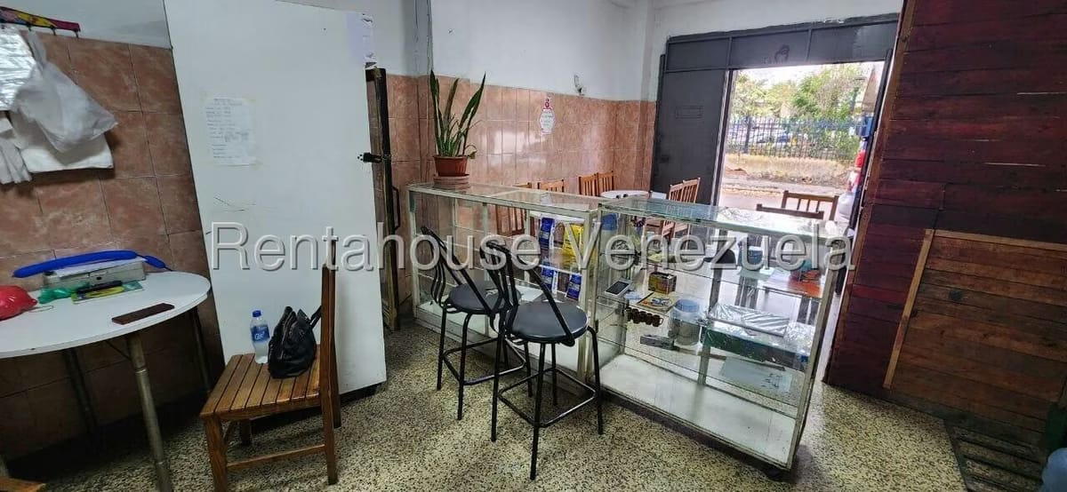 Comercial (Local Comercial) en Alquiler en San Martin, Distrito Metropolitano - 2