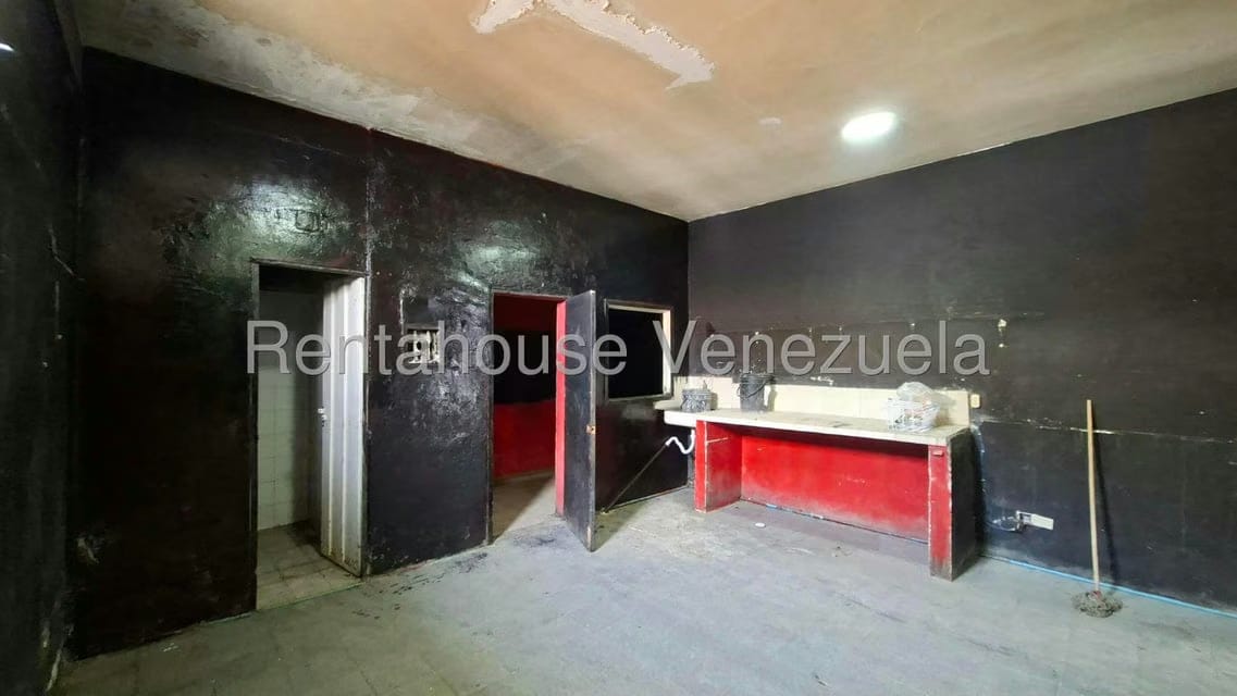 Comercial (Local Comercial) en Venta en Zona Oeste, Lara - 13