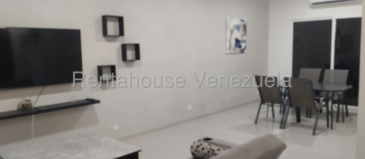 Townhouse (Duplex) en Alquiler en Campo Claro, Zulia - 4