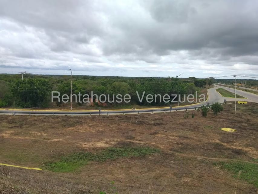 Terreno (Comercial) en Venta en Carretera H, Zulia