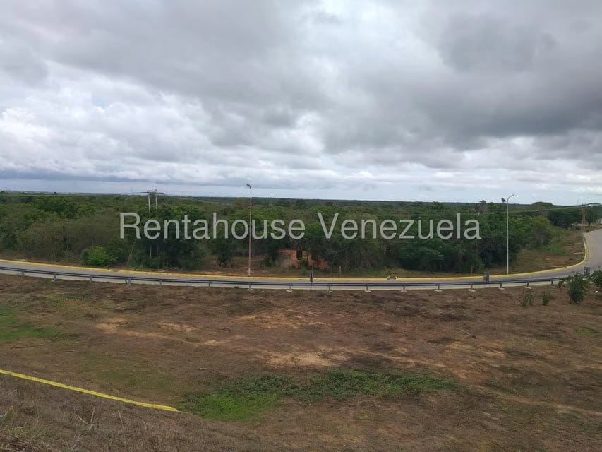 Terreno (Comercial) en Venta en Carretera H, Zulia - 2