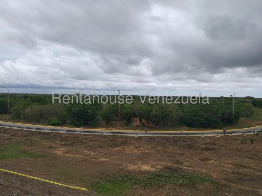 Terreno (Comercial) en Venta en Carretera H, Zulia - 3