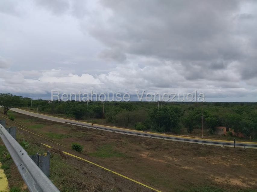Terreno (Comercial) en Venta en Carretera H, Zulia - 5