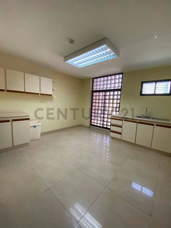 Alquiler de Oficina en sector Dr portillo - 8