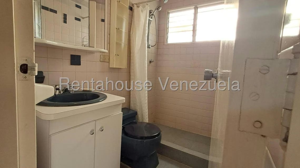 Apartamento (1 Nivel) en Alquiler en Colinas de Los Ruices, Distrito Metropolitano - 14