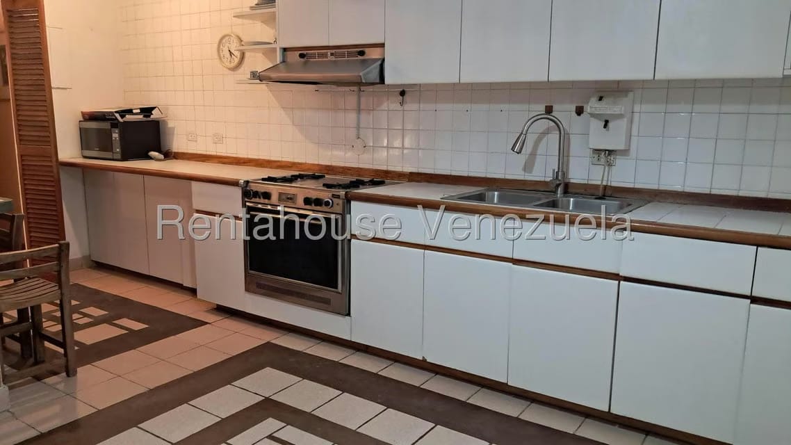 Apartamento (1 Nivel) en Alquiler en Colinas de Los Ruices, Distrito Metropolitano - 4
