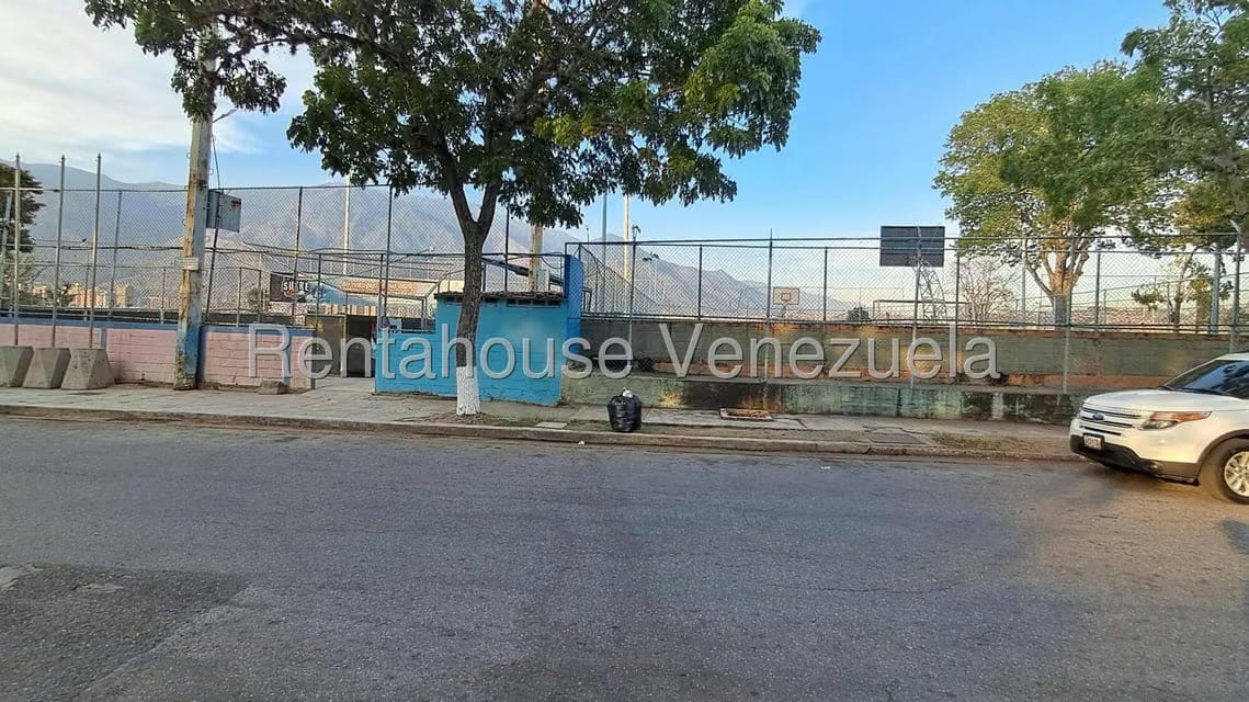Apartamento (1 Nivel) en Alquiler en Colinas de Los Ruices, Distrito Metropolitano - 32
