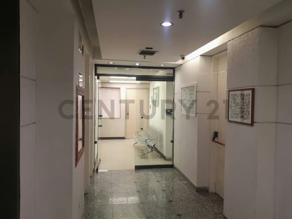 JCC - SE VENDE TODO UN PISO DE DOS OFICINAS AMOBLADAS DE 168 MTS2. CADA UNA - 3