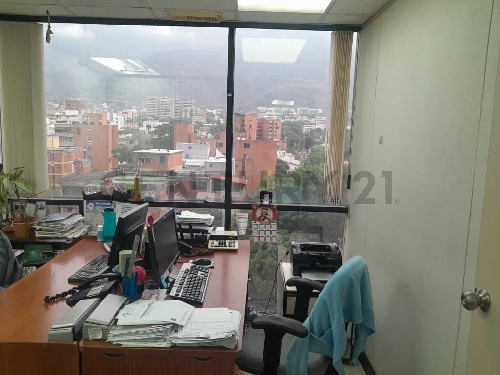 JCC - SE VENDE TODO UN PISO DE DOS OFICINAS AMOBLADAS DE 168 MTS2. CADA UNA - 6