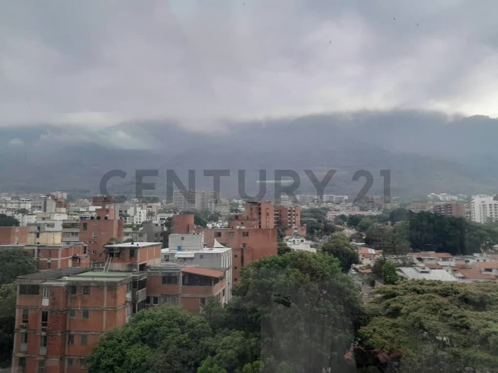 JCC - SE VENDE TODO UN PISO DE DOS OFICINAS AMOBLADAS DE 168 MTS2. CADA UNA - 7