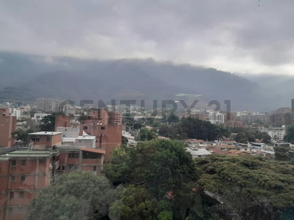 JCC - SE VENDE TODO UN PISO DE DOS OFICINAS AMOBLADAS DE 168 MTS2. CADA UNA - 9