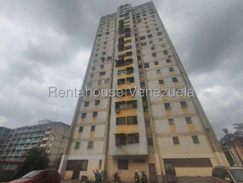 Apartamento (1 Nivel) en Venta en Caricuao, Distrito Metropolitano - 2