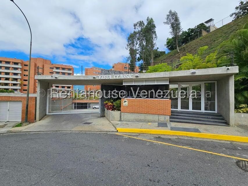Apartamento (1 Nivel) en Alquiler en Lomas del Sol, Distrito Metropolitano - 2