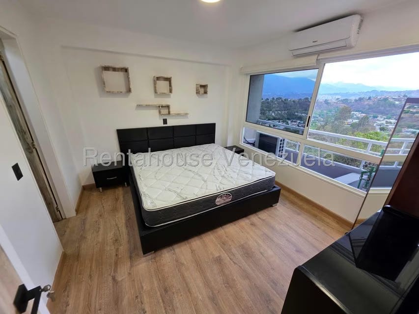 Apartamento (1 Nivel) en Alquiler en Lomas del Sol, Distrito Metropolitano - 11
