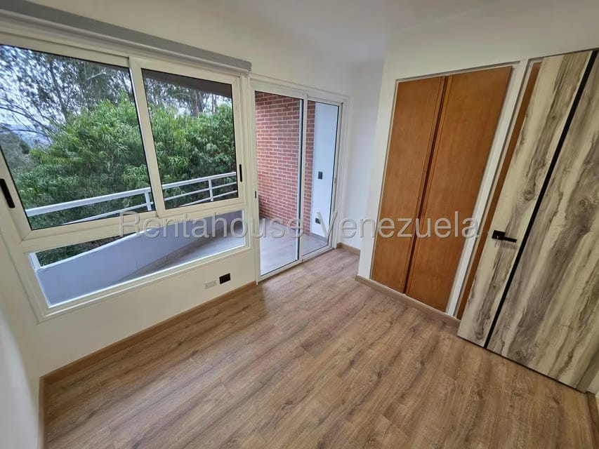 Apartamento (1 Nivel) en Alquiler en Lomas del Sol, Distrito Metropolitano - 15